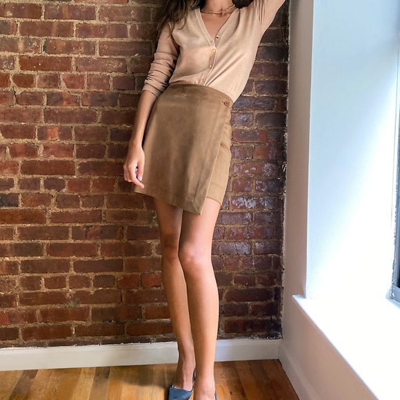 aritzia Babaton CANTINA SKIRT 80064 nwt - Picture 3 of 4